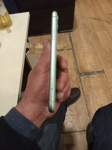 nokia telefonlari: IPhone 11, Qırıq