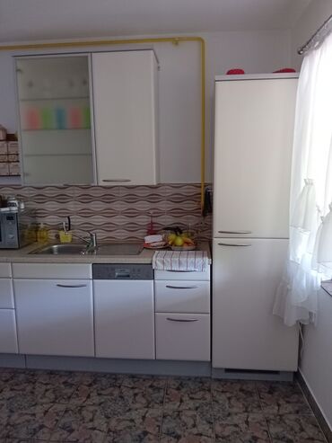 kuca na prodaju becej: 220 sq. m, 7 bedroom
