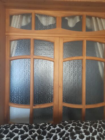 Digər pəncərələr və pəncərə üçün məhsullar: Şüşəli taxta bölmə/partition - Material: təbii ağac karkas - Dizayn