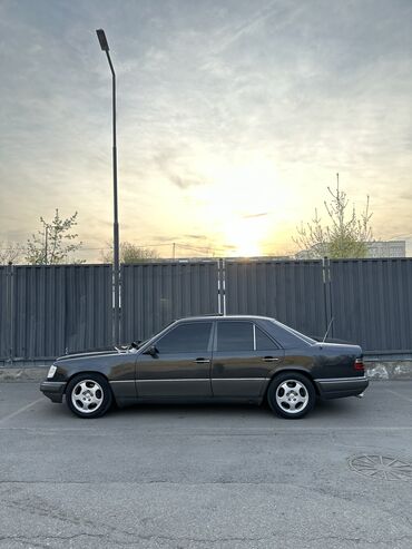 Mercedes-Benz E-Class: 1995 г., 3.2 л, Автомат, Бензин, Седан