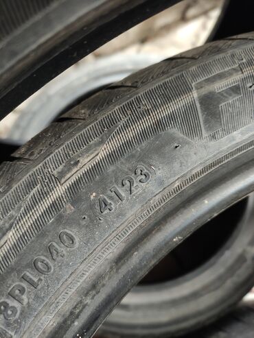 Шины: Всезенонка 255/40/18, год выпуска 2023 ! резина почти новая остаток — 6