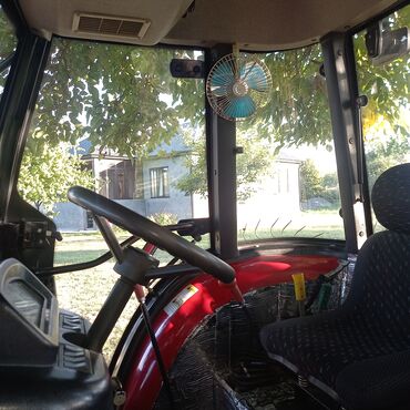 Traktorlar: YTO MF404 traktor - Marka/model: YTO MF404 - Rəng: qırmızı - Kabinli — 10