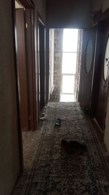 Otaqların uzunmüddətli kirayəsi: . barter var . maşınla evlə əlavə pul vermekle ev maşınla baxır — 16