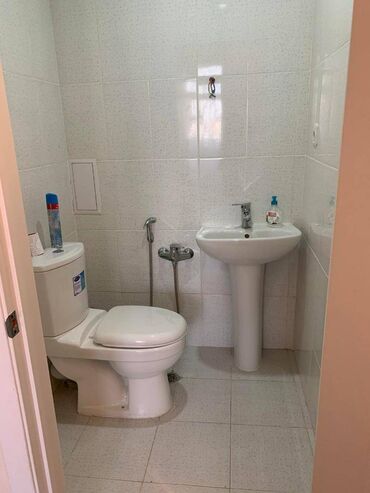 Uzunmüddətli kirayə mənzillər: Yasamalda midada 12 mertebeli binanın 10-cü mərtəbəsində yerləşən — 17