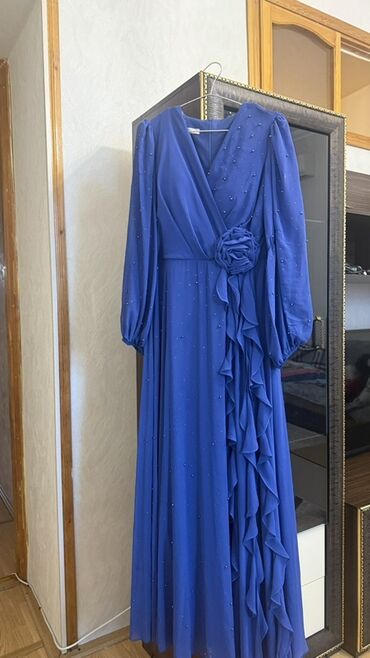 Digər qadın geyimləri: Ziyafət donu, Maksi