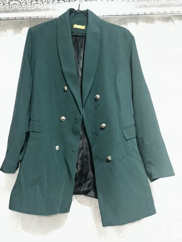Ev geyimləri, pijamalar: Qadın üçün ikiqat düyməli şık blazer - Rəng: tünd yaşıl - Model: iki