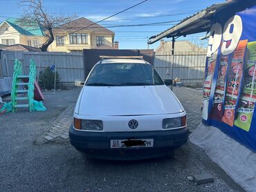 passat v3: Volkswagen Passat: 1994 г., 2 л, Механика, Бензин, Универсал