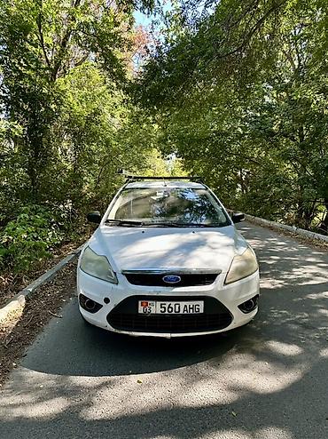 Унаа сатып алуу: Ford Focus: 2010 г., 1.6 л, Кол менен иштөөчү, Бензин, Универсал — 1