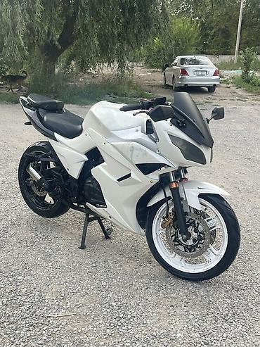 Мототехника: Спортбайк Suzuki, 250 куб. см, Бензин, Взрослый, Б/у — 1