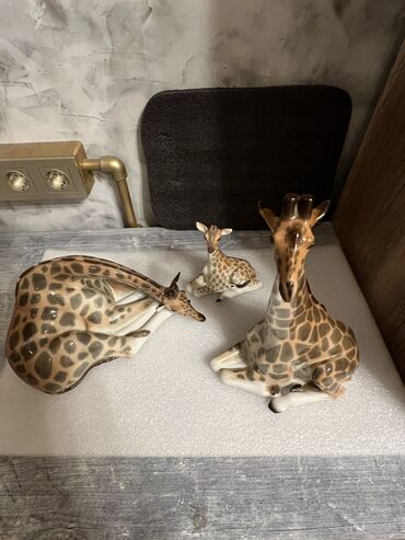 продаю статуэтки: Семья жирафов 🦒🦒🦒
продаются только вместе !!!😉🥰
Цена 10 000 сом