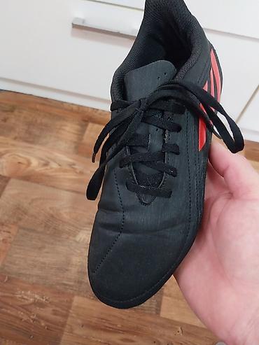 Kopačke: Fudbalske kopačke Adidas – crne sa crvenim prugama - Model sa — 11