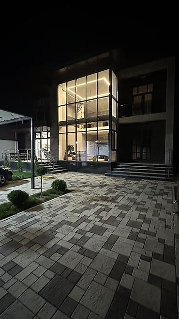 Продажа коттеджей и домов: 6 комнат и более, 412 м², 45 соток, Бишкек, ул. Матросова Собственник — 42