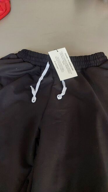 женские брюки история: Брюки L (EU 40), XL (EU 42), 2XL (EU 44), цвет - Черный