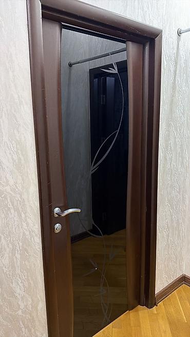 seyf qapi bezekleri: 4 eded qapi biri 70azn. Olcu 210x90. Unvan 1 mkr NigazQapı – daxili — 1