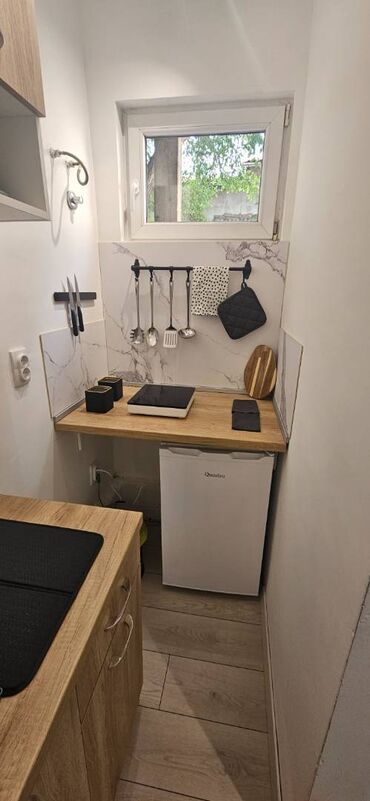 Dugoročno: Nameštena soba/studio za izdavanje - Kompaktni stan sa francuskim — 5
