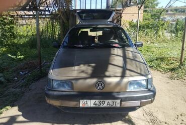 Volkswagen: Volkswagen Passat: 1988 г., 1.8 л, Механика, Бензин, Универсал