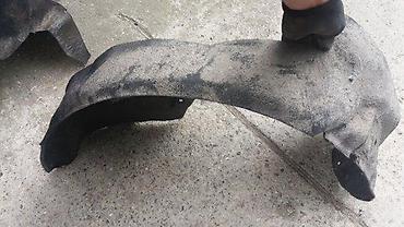 rim: Alfa romeo 156 potkrilo levo ili desno zadnje. Cena se odnosi na — 2