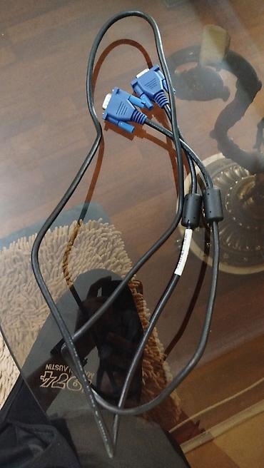 VGA kabeli – 15 pin, bir ucu VGA kişi (male), digər ucu VGA dişi