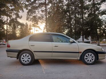 таюота авенсис: Toyota Avensis: 2001 г., 2 л, Автомат, Бензин, Седан