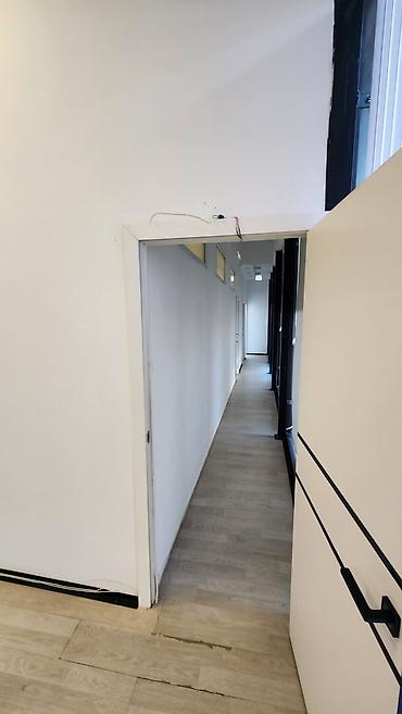 маленькая комната в аренду под офис: Сдаю Офисный кабинет: 180 м², С ремонтом, С отдельным входом — 10