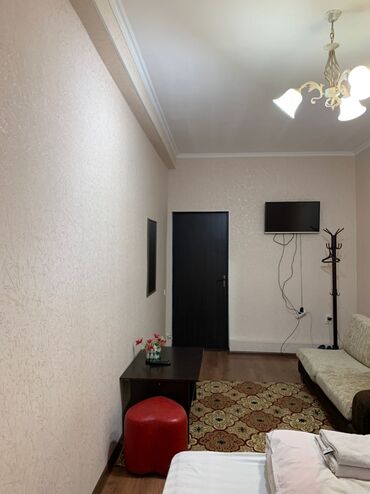 Посуточная аренда квартир: 1 комната, Постельное белье, Кондиционер, Парковка — 8