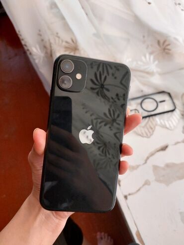 uşaq üçün musiqi mərkəzi: IPhone 11, Qara