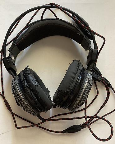 logitech superlight: Проводные накладные наушники, Б/у, цвет - Черный — 5