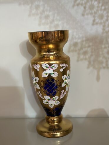gencede evler: Одна ваза, Богемское стекло