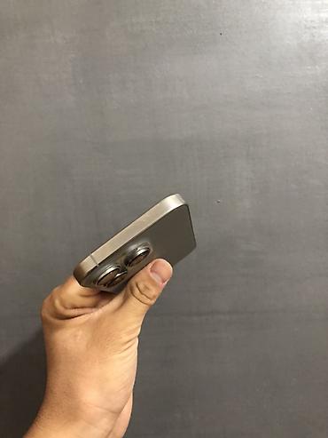 Apple iPhone: IPhone 16 Pro Все в идеальным состоянии все родное по корпусу все — 11