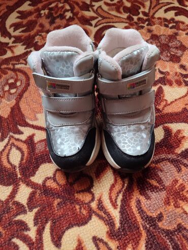 зимние обуви женские: Продам башмачки теплые б.у в хорошем состоянии 27 размер