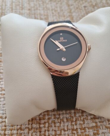 Personal Items: Naviforce sat, potpuno nov, nekorišćen. Dobijen na poklon. Crne boje