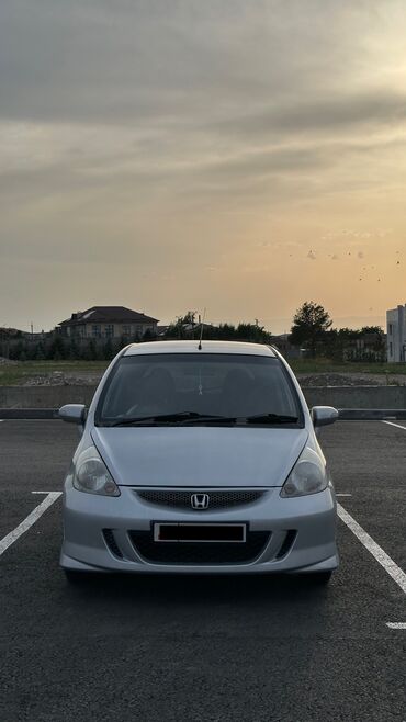 авто в рассрочку ош: Honda Fit: 2003 г., 1.5 л, Вариатор, Бензин, Хэтчбэк