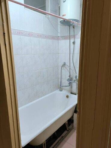 однокомнатная квартира продается: 1 комната, 40 м², Индивидуалка, 4 этаж, Косметический ремонт