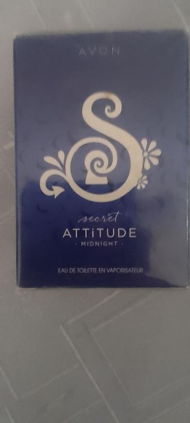 dugi dzemper: AVON Secret Attitude Midnight – toaletna voda u spreju - Brend: Avon — 1