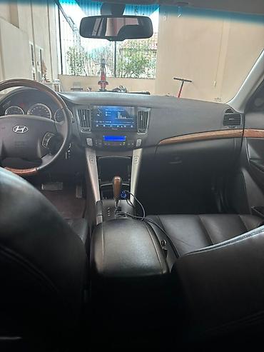 Hyundai: Hyundai Sonata sedan • Korpus: 4 qapılı sedan, metalik boz rəng • — 10