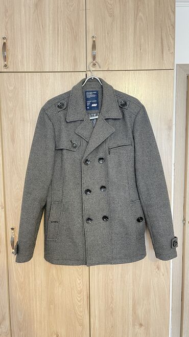 Пальто: Пальто мужское 52 размера осенне-весеннее в хорошем состоянии Адрес
