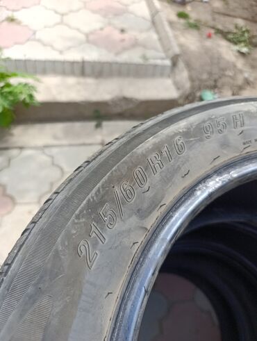 шины 16 215 60: Комплект из четырех автомобильных шин размером 215/60 R16 с индексом