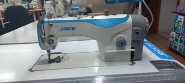 Швейные машины: Швейная машина Jack, Полуавтомат