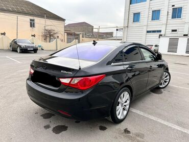 hunday i 30: Hyundai Sonata: 2 l | 2010 il Sedan