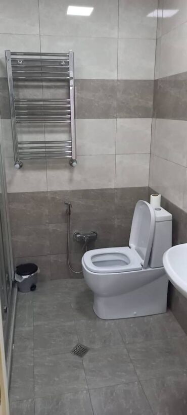 Uzunmüddətli kirayə mənzillər: Nefçilər metrosu 162 kv 3 otaq 2 ci mərtəbədə tam əşyalı mənzil kirayə — 11