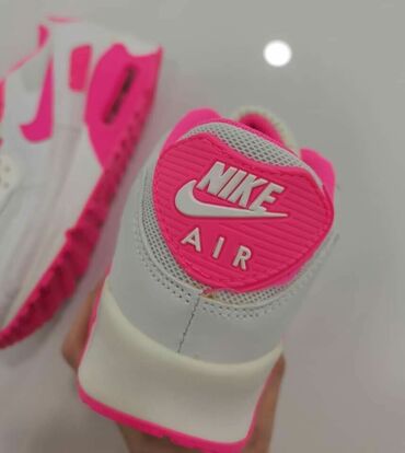 88 oglasa | lalafo.rs: Nike Air Max, B klasa. Predobre patike, od originala se razlikuju samo
