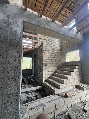 qalada satilan heyet evleri arenda az: Satış üçün torpaq sahəsi və yarımçıq tikili. - Ərazi: hündür daş — 8