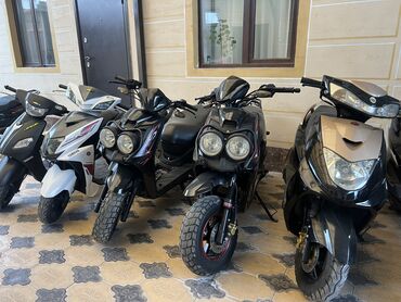 200 кубовые мотоциклы: Скутер Yamaha, 150 куб. см, Бензин, Б/у