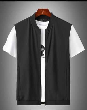 ag koynekler: Kişi üçün qolsuz yüngül jilet - Rəng: qara - Stil: minimalist