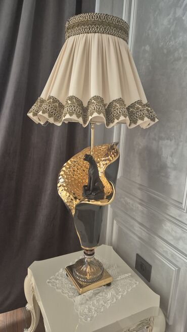 Stol lampaları: Swarovski elementleri ile handmade duzelmish stol ustu lampa satilir