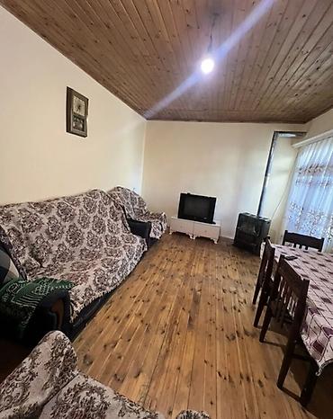 əmircanda: 2 otaqlı ev – mətbəx və yataq otağı ilə. Evde həə sarayet var kancaner — 7