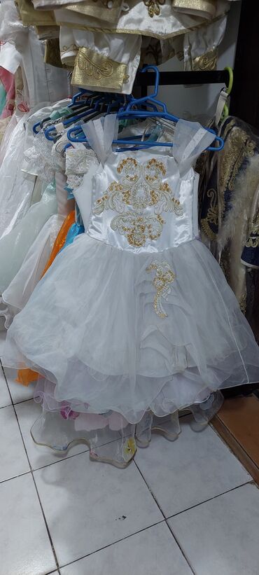 Donlar: Qiz uşagi ucun 30 eded geyimler 5 yaşdan 12 yaşa kimi .baxir — 18