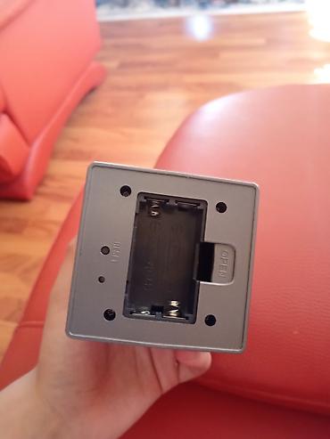 satovi mini focus: Digitalni stočni sat/termometar sa olovkom držačem – MORAVA enterijeri — 3