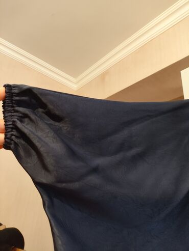 Gündəlik donlar: Abaya qırışlı ipək parçadan hazırlanıb.Yenidir.Rəng olaraq tünd -da lalafo.az — 8 Gündəlik donlar: Abaya qırışlı ipək parçadan hazırlanıb.Yenidir.Rəng olaraq tünd — 8