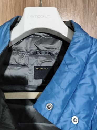 Тарелки: Claas Cavalli qadın yüngül puffer gödəkçə - Rəng: parlaq mavi